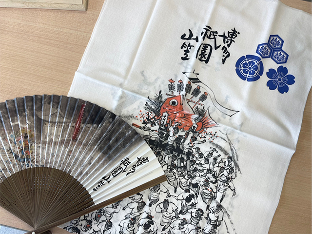 山笠の手拭いと扇子